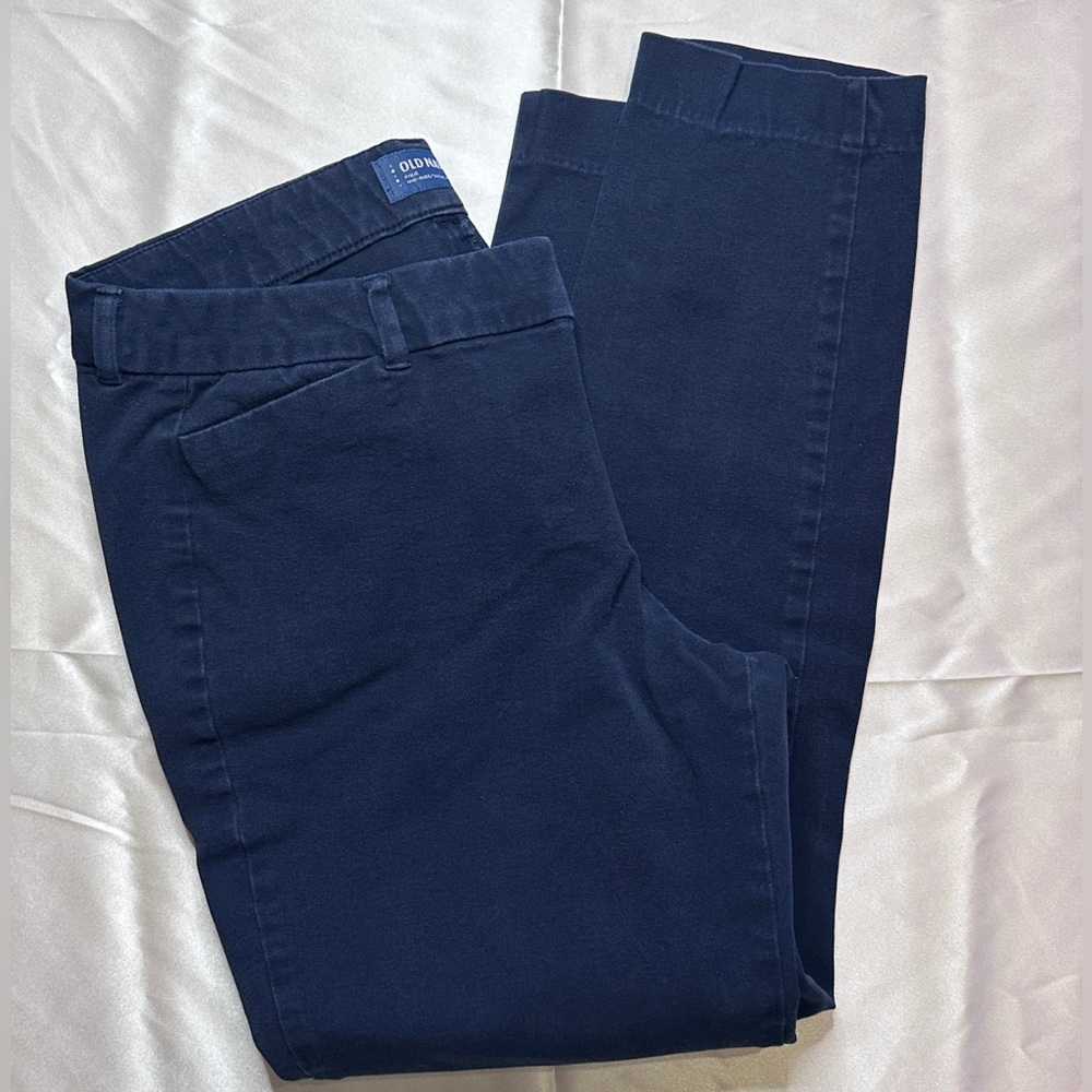 Old Navy Women's Navy Pixie Pants - Picture 2 of 3